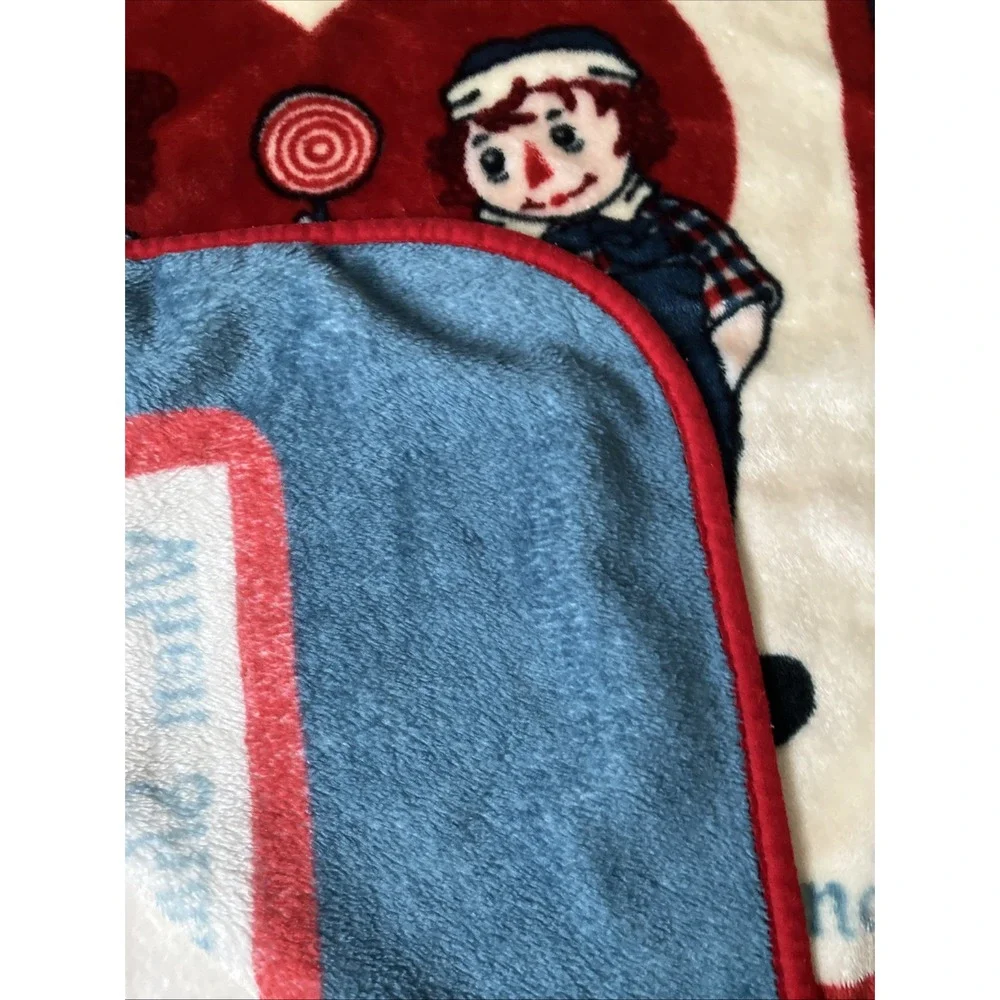 Vintage Raggedy Ann and‎ Andy Plush Blanket 30